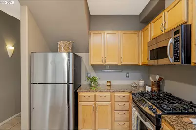 529 NE Russell St, Portland, OR 97212 - Photo 13