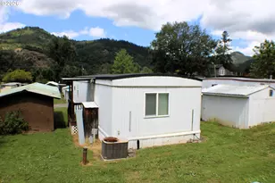 157 Bunting Ln, Myrtle Creek, OR 97457 - Photo 15