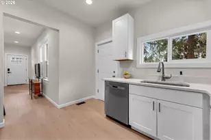 722 NE Skidmore St, Portland, OR 97211 - Photo 13