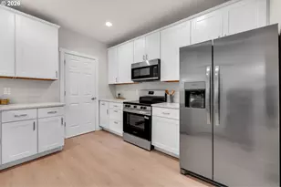 722 NE Skidmore St, Portland, OR 97211 - Photo 11