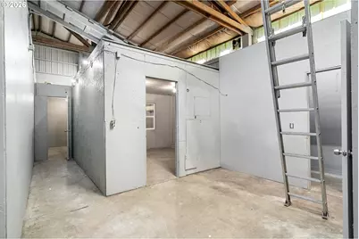 4300 NE Lombard St, Portland, OR 97218 - Photo 37