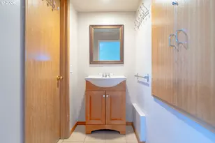 12640 NE Rose Pkwy, Portland, OR 97230 - Photo 29