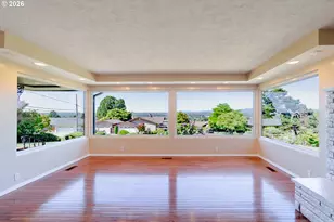 12640 NE Rose Pkwy, Portland, OR 97230 - Photo 9