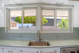 12640 NE Rose Pkwy, Portland, OR 97230 - Photo 25