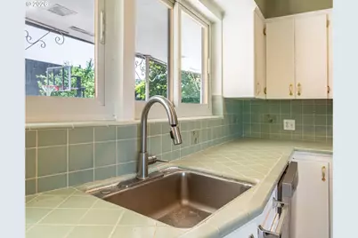 12640 NE Rose Pkwy, Portland, OR 97230 - Photo 27