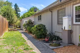 175 Bushnell Ln, Eugene, OR 97404 - Photo 39
