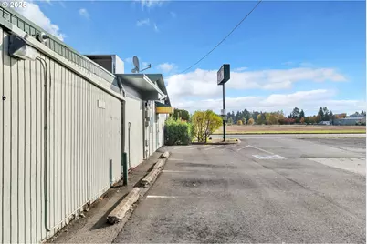 770 S Bertelsen Rd, Eugene, OR 97402 - Photo 5