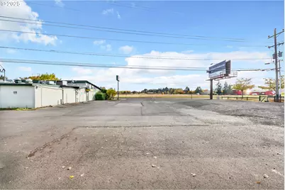 770 S Bertelsen Rd, Eugene, OR 97402 - Photo 3