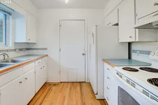 390 NW Conifer Blvd, Corvallis, OR 97330 - Photo 7