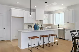 2271 SW Phyllis Pl, Gresham, OR 97080 - Photo 9