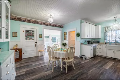 830 Division St SE, Bandon, OR 97411 - Photo 21