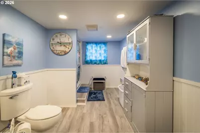 830 Division St SE, Bandon, OR 97411 - Photo 39