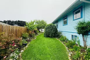 830 Division St SE, Bandon, OR 97411 - Photo 3