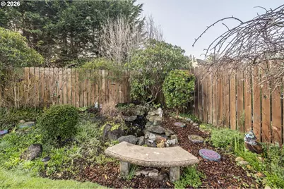 830 Division St SE, Bandon, OR 97411 - Photo 9