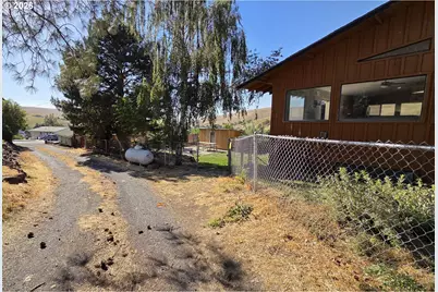 380 Thompson St, Heppner, OR 97836 - Photo 7