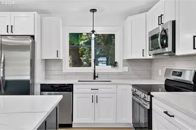 16006 NE Morris Ct, Portland, OR 97230 - Photo 13