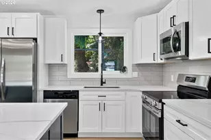 16006 NE Morris Ct, Portland, OR 97230 - Photo 13