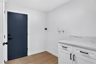 16006 NE Morris Ct, Portland, OR 97230 - Photo 35
