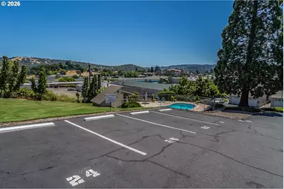 26 NW Mountain View Dr, Roseburg, OR 97471 - Photo 31