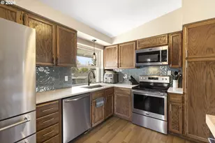 200 E Foothills Dr, Newberg, OR 97132 - Photo 21