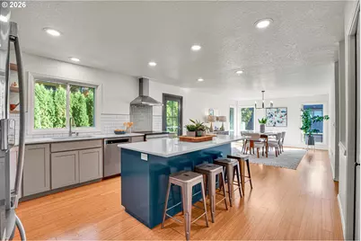 10051 SW Balmer Cir, Portland, OR 97219 - Photo 13