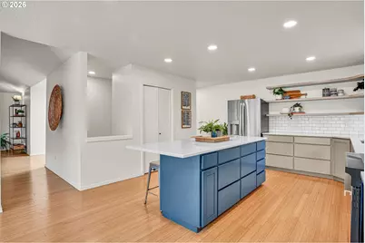 10051 SW Balmer Cir, Portland, OR 97219 - Photo 15