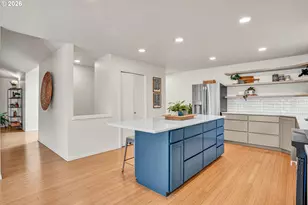 10051 SW Balmer Cir, Portland, OR 97219 - Photo 15