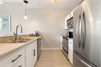 1125 NW 9th Ave #517, Portland, OR 97209 - Photo 11