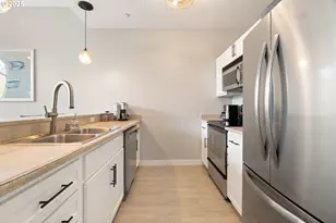 1125 NW 9th Ave, Portland, OR 97209 - Photo 11