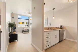1125 NW 9th Ave, Portland, OR 97209 - Photo 9