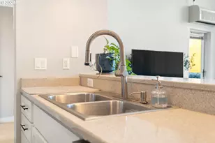 1125 NW 9th Ave, Portland, OR 97209 - Photo 11