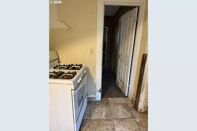 14062 SE Foster Rd, Portland, OR 97236 - Photo 9