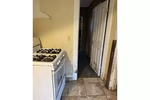 14062 SE Foster Rd, Portland, OR 97236 - Photo 9