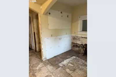 14062 SE Foster Rd, Portland, OR 97236 - Photo 7