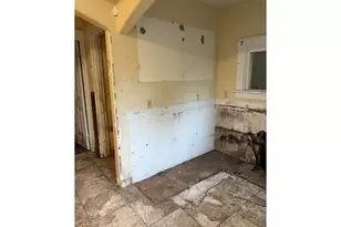 14062 SE Foster Rd, Portland, OR 97236 - Photo 7