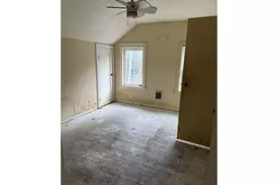 14062 SE Foster Rd, Portland, OR 97236 - Photo 3