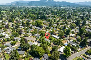 243 Dartmoor Dr, Eugene, OR 97401 - Photo 43