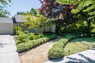 243 Dartmoor Dr, Eugene, OR 97401 - Photo 39