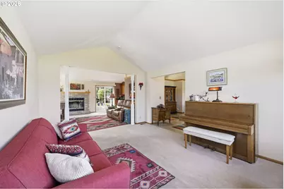 2277 Bonnie Ln, Springfield, OR 97477 - Photo 5