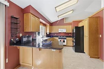 2277 Bonnie Ln, Springfield, OR 97477 - Photo 13