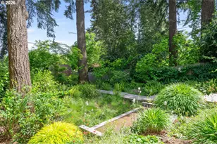 2051 Madison St, Eugene, OR 97405 - Photo 41
