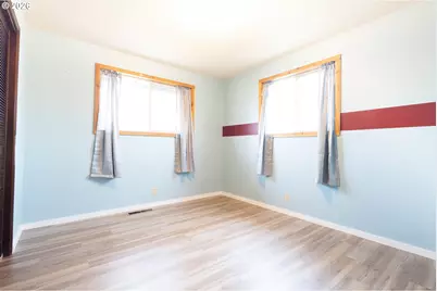 320 W Delta St, Union, OR 97883 - Photo 13