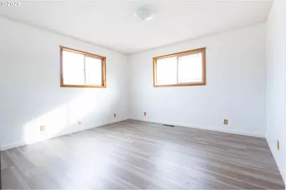 320 W Delta St, Union, OR 97883 - Photo 11