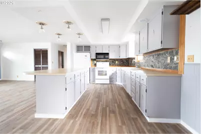 320 W Delta St, Union, OR 97883 - Photo 9