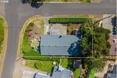 315 El Pino Ave, Lincoln City, OR 97367 - Photo 3