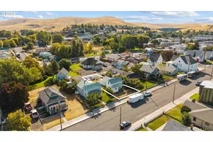 560 N Gale St, Heppner, OR 97836 - Photo 33