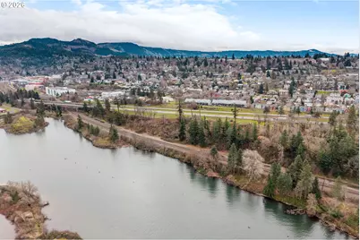 301 N 15th St #201, Hood River, OR 97031 - Photo 25