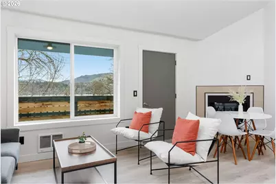 301 N 15th St #201, Hood River, OR 97031 - Photo 3