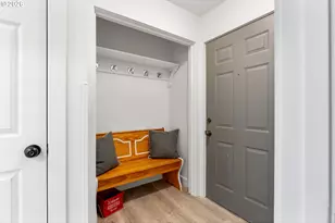 301 N 15th St, Hood River, OR 97031 - Photo 9