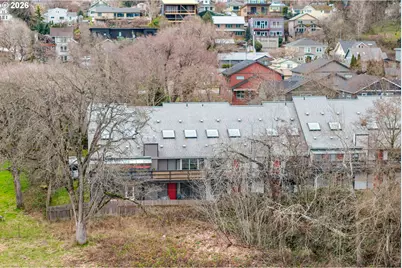 301 N 15th St #201, Hood River, OR 97031 - Photo 23